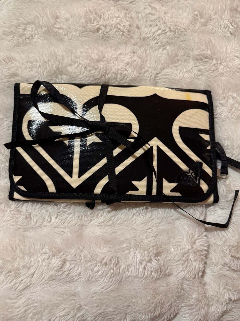 Roxy Hanging Cosmetic Travel Organizer Black White Heart Pattern